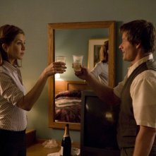 Jennifer Aniston e Steve Zahn in una sequenza del film Management