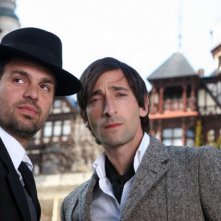 Mark Ruffalo e Adrien Brody in una scena del film The Brothers Bloom