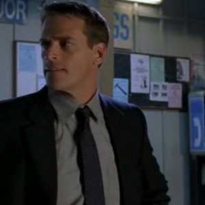 Richard Anthony Crenna è l'Agente Baxter nell'episodio 'Statale Sud 285' di Roswell