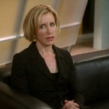 Desperate Housewives: Felicity Huffman in una scena dell'episodio The Story of Lucy and Jessie