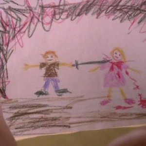 Desperate Housewives: i terrificanti disegni del figlio di Karl nell'episodio A Spark. To Pierce the Dark.