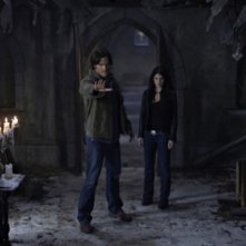 Jared Padalecki e Genevieve Cortese in una scena dell'episodio Lucifer Rising di Supernatural
