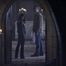 Jared Padalecki e Genevieve Cortese nell'episodio Lucifer Rising di Supernatural