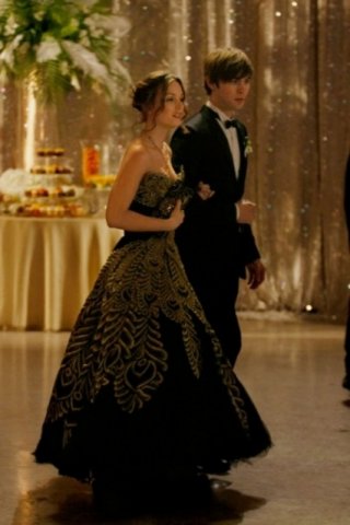 Leighton Meester e Chace Crawford in una scena dell'episodio Valley Girls di Gossip Girl