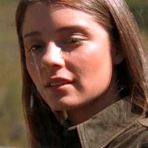 Liz Parker interpretata da Shiri Appleby nell'episodio 'Fratello di sangue' di Roswell