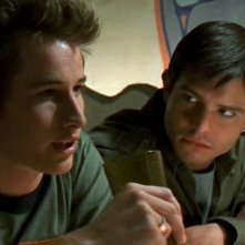 Max e Michael (Fehr e Behr) al Crashdown Cafè nell'episodio 'Fratello di sangue' di Roswell