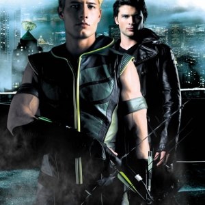 Immagine pubblicitaria con Justin Hartley e Tom Welling della 6 serie di Smallville