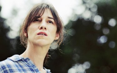 Un primo piano di Charlotte Gainsbourg in una sequenza del film Antichrist, di Lars Von Trier