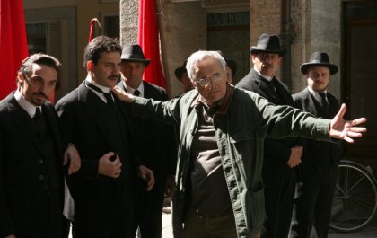 Filippo Timi e il regista Marco Bellocchio sul set del ...