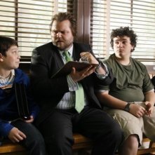 Frank Dolce, Troy Gentile e Davis Cleveland con Tyler Labine in un momento della serie Sons of Tucson