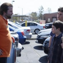 Frank Dolce, Troy Gentile e Davis Cleveland con Tyler Labine nella serie Sons of Tucson