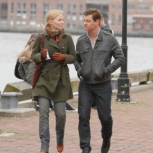 Nicholas Bishop e Kelli Giddish in una scena di Past Life