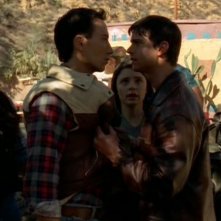 Jason Behr(Max) discute con Tod Thawley(Eddie) alla riserva indiana in Roswell