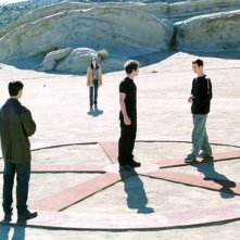 Una scena del sogno di Michael nell'episodio 'Un passo indietro' di Roswell