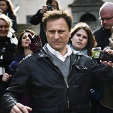 Michael Nyqvist in una scena del film Uomini che odiano le donne