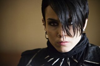 Noomi Rapace in una sequenza del film Uomini che odiano le donne