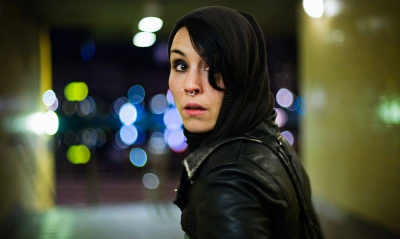 Noomi Rapace interpreta Lisbeth Salander nel film Uomini che odiano le donne tratto dal romanzo cult di Stig Larsson