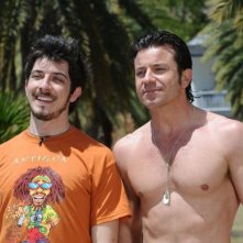 Paolo Ruffini e Paolo Conticini in un'immagine di Un'estate ai Caraibi