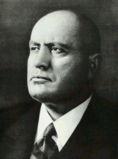 Una foto di Benito Mussolini