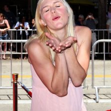 Dominique Swain alla premiere di 'Viaggio al centro della terra 3-D' a L.A.