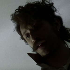 Eugene Hutz in un'immagine del film Sacro e profano, film che segna il debutto alla regia della popstar Madonna