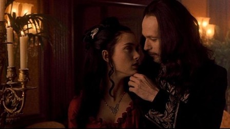 Gary Oldman e Winona Ryder in una scena di Dracula di Bram Stoker