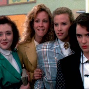 Winona Ryder, Kim Walker, Lisanne Falk e Shannen Doherty in Scheggie di follia