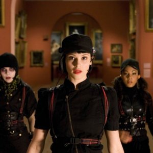 Gemma Arterton in un'immagine di St. Trinian's