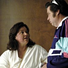 Oliver Platt e Rosie 'O Donnell in un episodio di Nip/Tuck