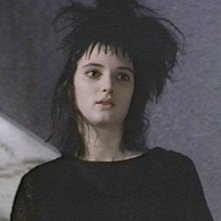 Winona Ryder in una scena di Beetlejuice - Spiritello porcello