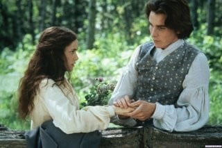 Gabriel Byrne e Winona Ryder in una scena di Piccole donne