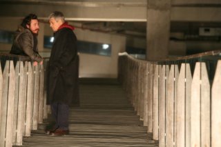Il regista Alex Infascelli e Fabrizio Bentivoglio sul set della miniserie Nel nome del male