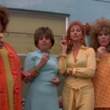 Kathy Baker, Conchata Ferrell, Caroline Aaron, Linda Perri e Susan Blommaert in Edward mani di forbi