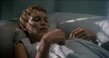 Mia Farrow incinta nel film Rosemary's baby - Nastro rosso a New York