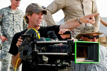 Michael Bay sul set del film Transformers - La vendetta del caduto