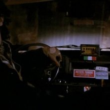 Roberto Benigni in una scena del film Taxisti di notte