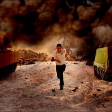 Shia LaBeouf in una scena del film Transformers - La vendetta del caduto diretto Michael Bay