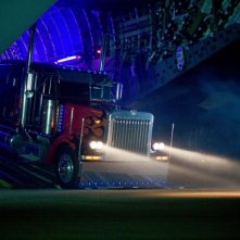 Un'immagine dello spettacolare Transformers - La vendetta del caduto