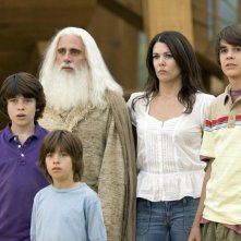 Evan Tout-Puissant, Lauren Graham, Jimmy Bennett, Steve Carell, Johnny Simmons, Graham Phillips in una scena di Un'impresa da Dio