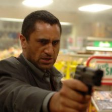 Cliff Curtis è Hamid Baraheri nel film Crossing Over