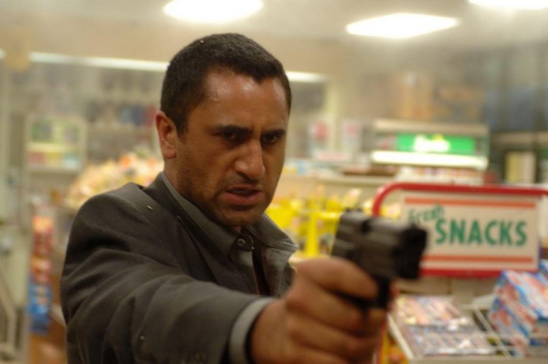 Cliff Curtis è Hamid Baraheri nel film Crossing Over