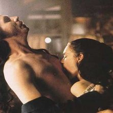 Gary Oldman Con Winona Ryder In Una Sensualissima Scena Del Film Dracula Di Bram Stoker 119135