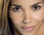 Halle Berry è un surrogato