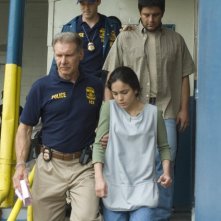 Harrison Ford e Alice Braga in un'immagine del film Crossing Over