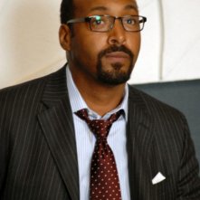 Jesse L. Martin è Philip Maidstone nella serie TV The Philanthropist