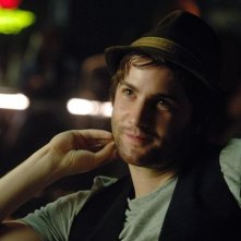 Jim Sturgess è Gavin Kossef nel film Crossing Over