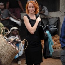 Lindy Booth è A.J. Butterfield nella serie TV The Philanthropist