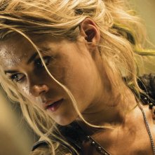 Rachael Taylor in una scena del film Transformers