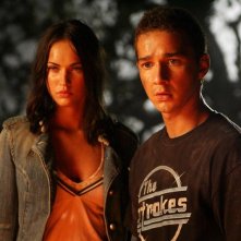 Shia LaBeouf e Megan Fox in una scena del film Transformers