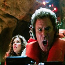 Anna Friel e Will Ferrell in un'immagine del film Land of the Lost
